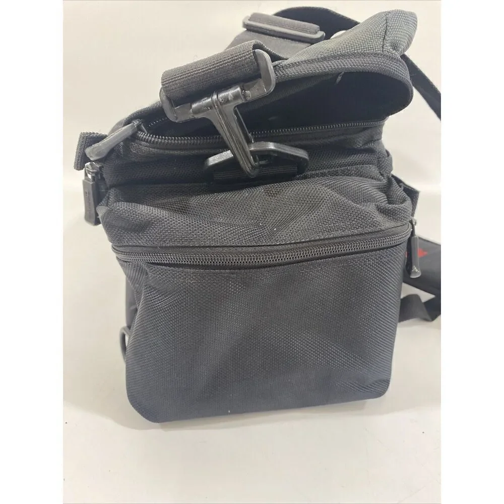 Canon Rebel Nylon Padded Camera Equipment Bag‎ Strap + Pockets 14